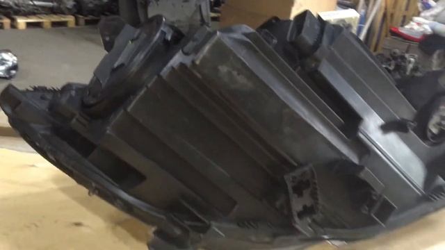 Фара левая передняя Mercedes W117 CLA A1179065100, A1179066300 Разборка Мерседес ЦЛА 117 в Москве. смотреть онлайн