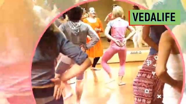 ЧЕМ ПОЛЕЗНА ЙОГА | ДАВАЙ ДРУЖИТЬ | VEDALIFE смотреть онлайн