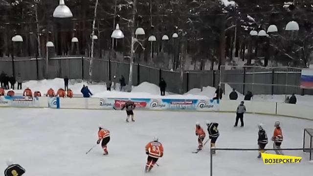 Момент гола в 1 периоде в игре ХК "Гранит" и ХК "Таганай" смотреть онлайн