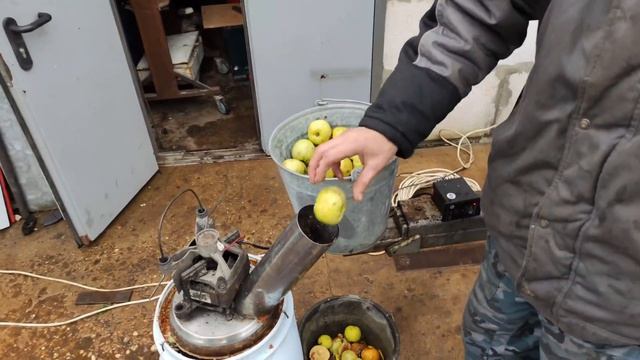 Дробилка для яблок своими руками.