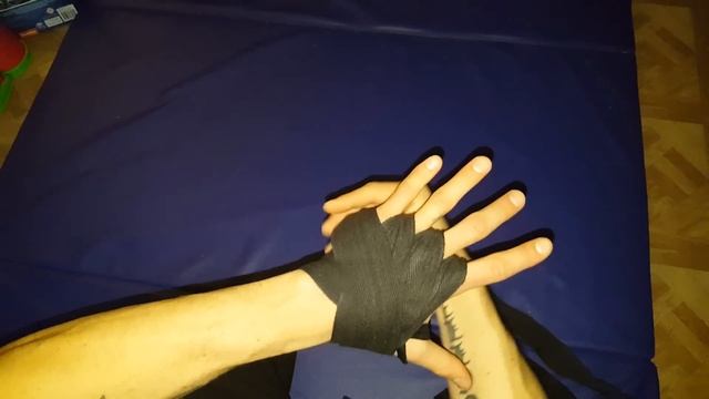 HOW TO WRAP HANDS FOR BOXING 108" HAND WRAP смотреть онлайн