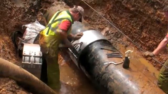 Ремонт трубопровода с помочью муфты TEEKAY смотреть онлайн