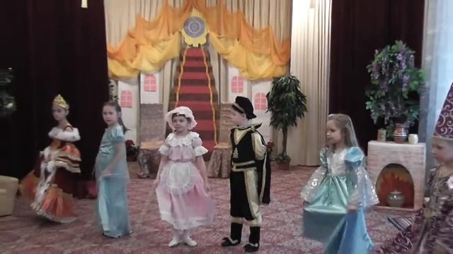 Танец сон Золушки. Танец на выпускном в детском саду. Сказка Золушка. смотреть онлайн