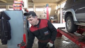 Toyota Prado 95 . Неисправность , подушки-чашки переднего амортизатора .