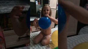 Видеоурок «Как надувать шары»
