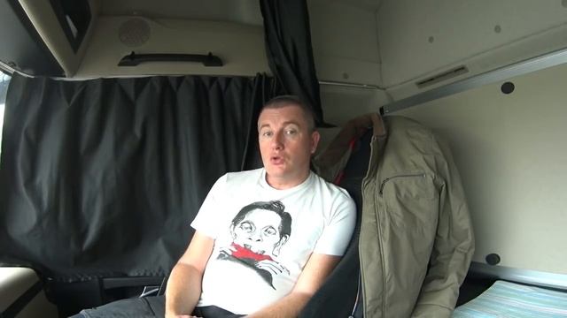 КОГДА РАЗРЕШАЕТСЯ ОБГОНЯТЬ "НЕГАБАРИТ"!?Запрет обгона!#автошколадальнобоя#обгон#запретобгона смотреть онлайн