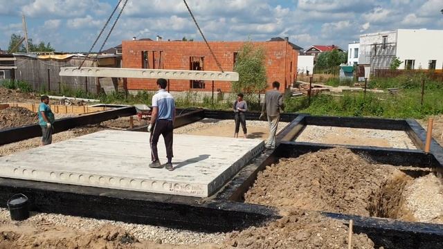 Укладка плит перекрытия на ростверк смотреть онлайн