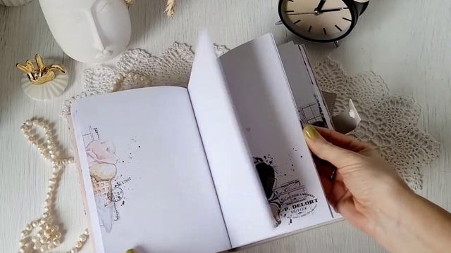 Ежедневник/дневник с мопсами смотреть онлайн