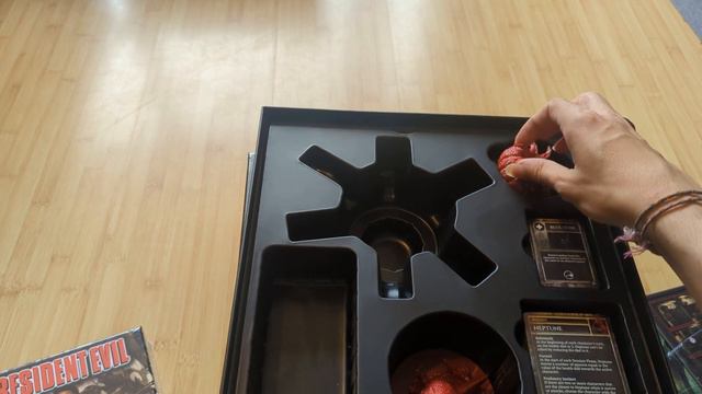 First Ever UNBOXING of Resident Evil The BOARD GAME - Kickstarter Edition - First Aid Spray смотреть онлайн