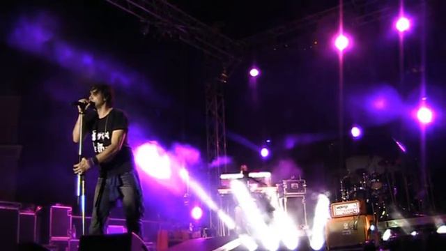 "IL SENSO DI OGNI COSA" Trani 18-8-2010 FABRIZIO MORO v.11 LIVE смотреть онлайн