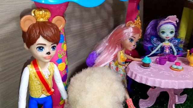 Мультики Enchantimals Прививка! Играем в доктора. Куклы энчантималс Видео для детей смотреть онлайн