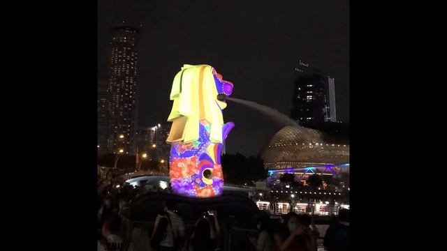 Merlion statue with light show смотреть онлайн
