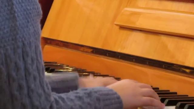 г.Красноперекопск. Играет учащийся музыкальной школы Роман Кравченко смотреть онлайн