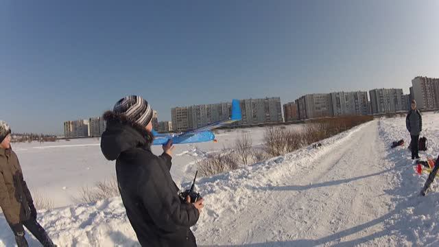 В полях! смотреть онлайн