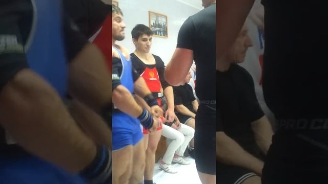 Жим под кофеином смотреть онлайн