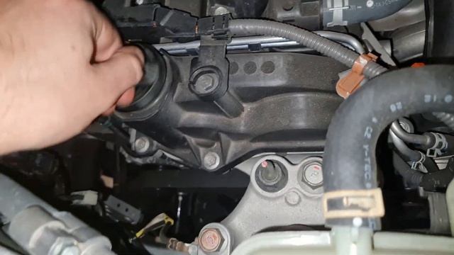Как сделать замену масла в двигателе на Honda CR-V
