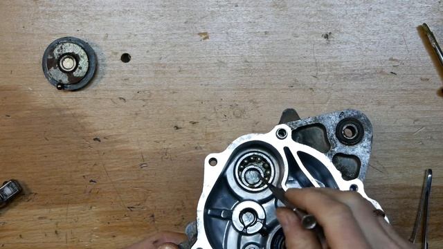 КАК ДОСТАТЬ ОБОЙМУ ПОДШИПНИКА ИЗ КОРПУСА? смотреть онлайн