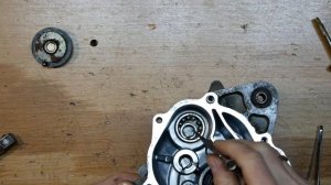 КАК ДОСТАТЬ ОБОЙМУ ПОДШИПНИКА ИЗ КОРПУСА?