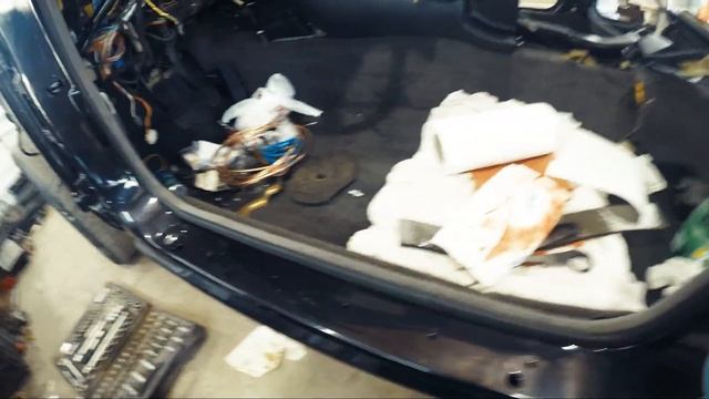 Сборка салона BMW e34 540 Установка ремней, динамиков, пластика Новые накладки ручек дверей смотреть онлайн