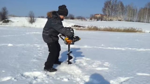 Липецк Школа 42 Бурение лунок для спасения рыбы смотреть онлайн