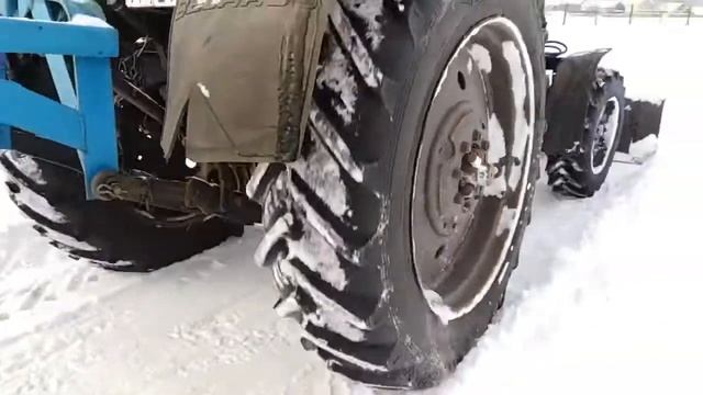 Чистим снег на МТЗ-82 2021 смотреть онлайн