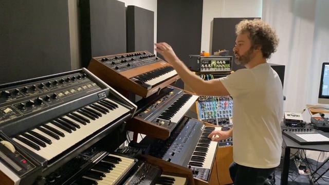 Space - Carry On, Turn Me On - Vintage Synths смотреть онлайн