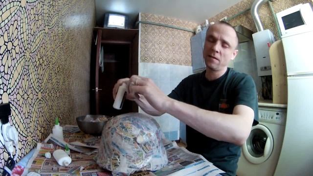 Как незрячие делают немецкую каску из Папье-Маше, и гранату М24 (калатушка) из консервной банки смотреть онлайн