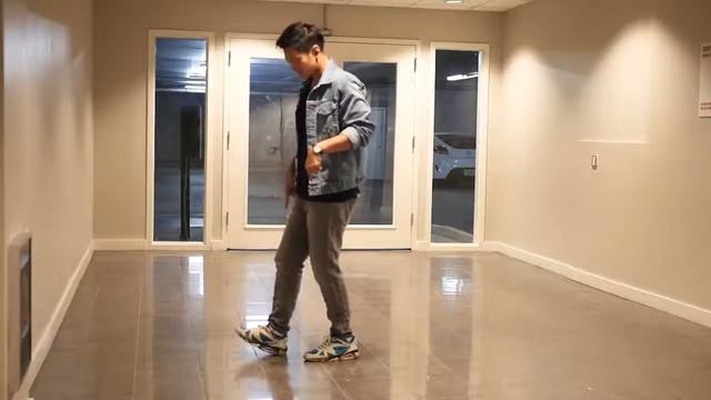 How To FOOTWORK Walk Like A ROBOT смотреть онлайн
