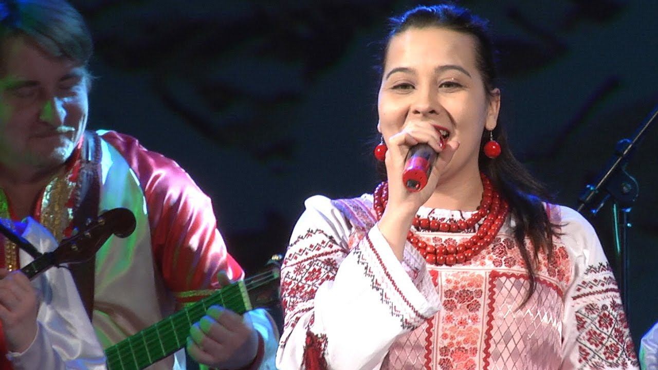 "Гармонь моя" - Дарья Калашникова и ансамбль народных инструментов "Сувенир" смотреть онлайн