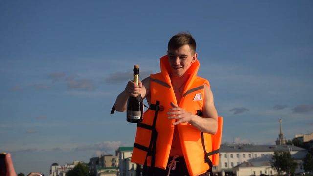 ? ПЕРЕПЛЫЛИ НА МАТРАСЕ ЧЕРЕЗ ВЕСЬ ГОРОД | ЧУТЬ НЕ УТОНУЛИ?!? смотреть онлайн