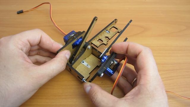 Как собрать РОБОТО-РУКУ (Манипулятор) смотреть онлайн