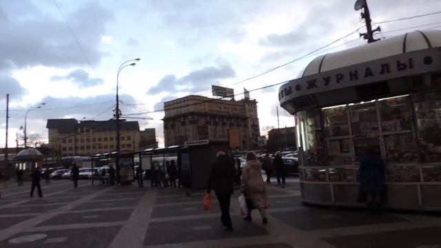 На площади Савёловского вокзала смотреть онлайн