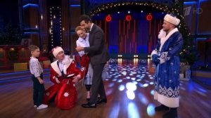 НОВЫЙ ВЫПУСК «ВЕЧЕРНИЙ УРГАНТ» (18.12.2020)АКТЕРЫ ИЗ СЕРИАЛА «РЕАЛЬНЫЕ ПАЦАНЫ» ДАРЯТ ПОДАРКИ ДЕТЯМ?