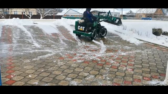 мини погрузчик26 Cat, снег. смотреть онлайн