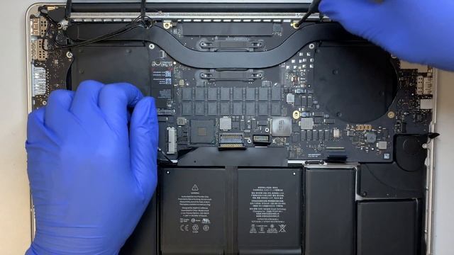 Macbook Pro A1398 Speaker Replacement смотреть онлайн