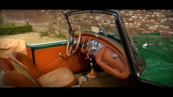 DAIMLER DART SP 250 1964 - Modest test drive - SP250 V8 Engine sound | SCC TV