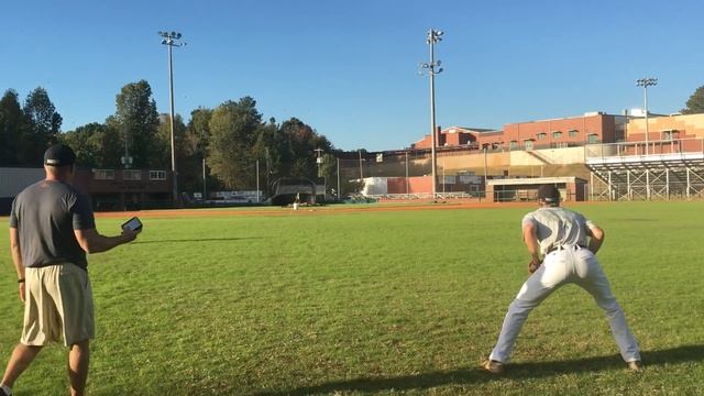 Outfield Sinking Line Drive - Diving Drill смотреть онлайн