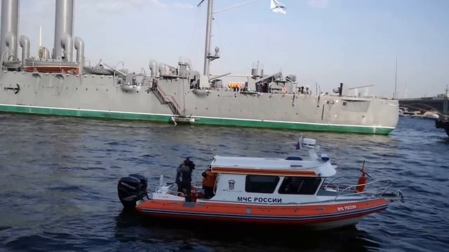Panasonic Lumix G6 video "Care cruiser Aurora to repair. St. Petersburg" смотреть онлайн