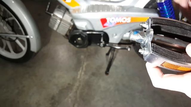How to Change the Pedals on a Moped смотреть онлайн