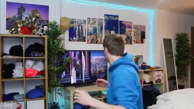Очень смешное видео! Как выглядит радость! смотреть онлайн
