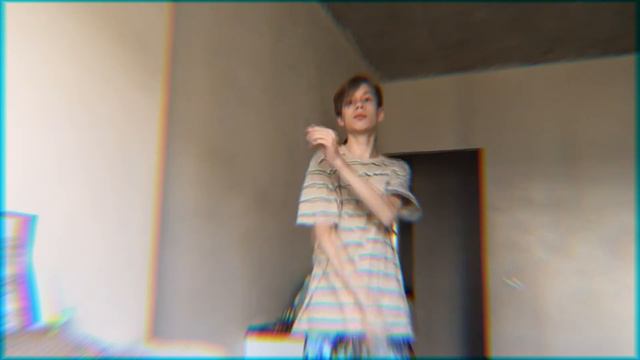 учу танцы в TIK TOK (с братом) смотреть онлайн
