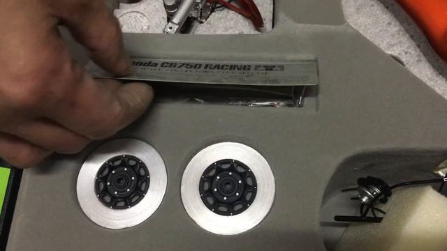 【塗装済み半完成組立キット】タミヤ1/6 Honda CB750 レーシング(セミアッセンブルモデル) смотреть онлайн