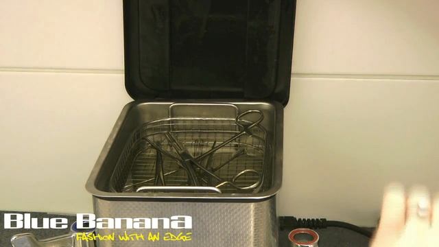 Guide to Ear Stretching -- How to Stretch Ear Piercings смотреть онлайн