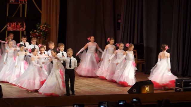 "Вальс" хореографический коллектив "Виктория" КДЦ ЗАРЯ смотреть онлайн