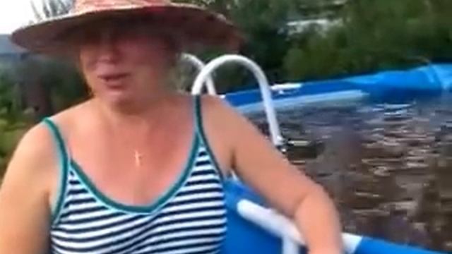 Девчонки отдыхают на даче!) смотреть онлайн