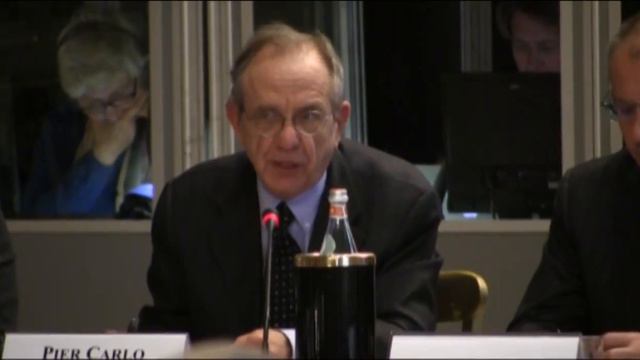 Ue, Padoan: “Serve forte strategia continentale per crescita” смотреть онлайн