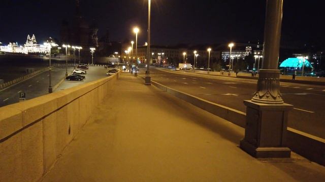 Гуляем по Москве. Большой Москворецкий мост. Невероятно красивый вид на Кремль смотреть онлайн