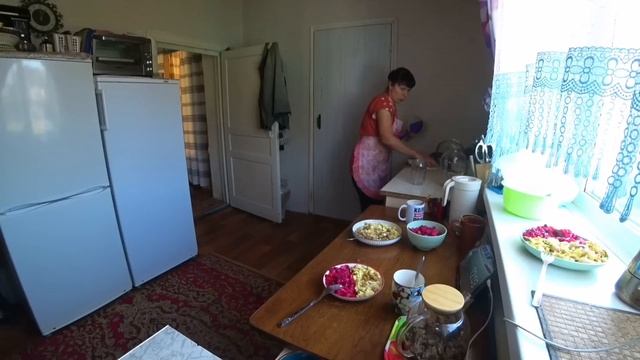 Кастрюли стремительно пустеют Много нужного смотреть онлайн