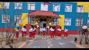 Постановка танца ко Дню России. МАДОУ ДС «Цветок Уренгоя» Педагог доп.обр. хореограф Баисова Ф.М.