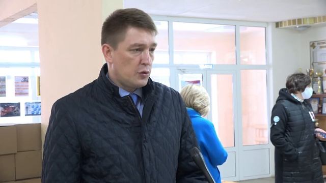 В Кузнецке малоимущие семьи получают продуктовые наборы смотреть онлайн